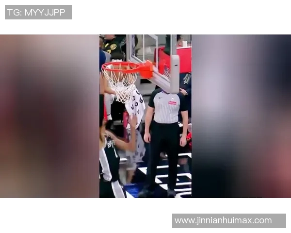 锡安强势隔扣文班遭羞辱文班四记大帽霸气反击引发热议